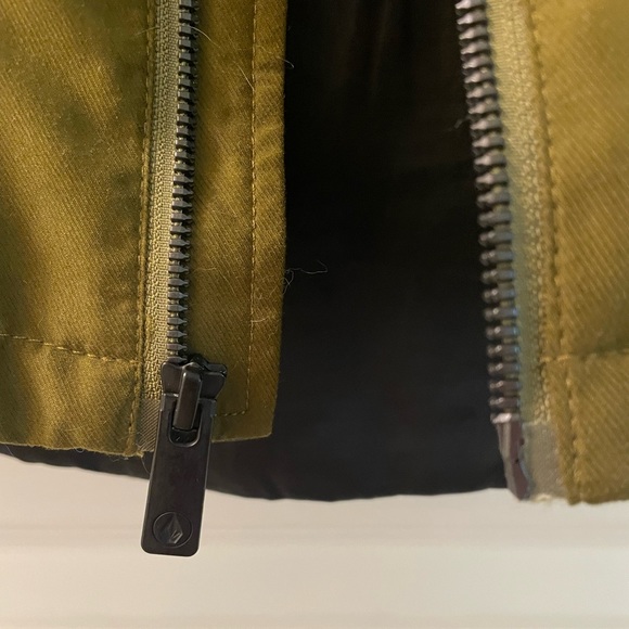 Volcom Vest with detachable hood - Picture 4 of 6